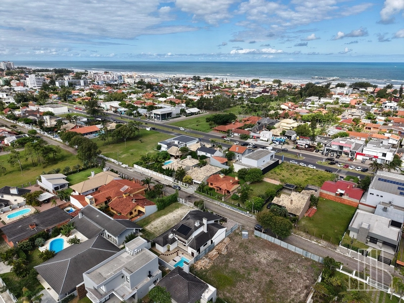 MARAVILHOSA CASA DE ALTO PADRÃO À VENDA EM ATLÂNTIDA: 29ª foto da galeria de imagens do imóvel