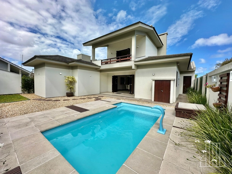 MARAVILHOSA CASA DE ALTO PADRÃO À VENDA EM ATLÂNTIDA: 3ª foto da galeria de imagens do imóvel