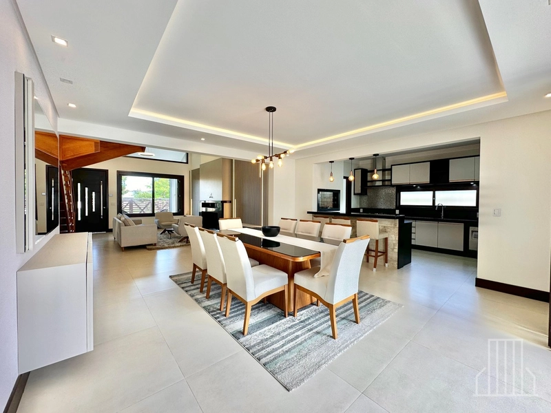 MARAVILHOSA CASA DE ALTO PADRÃO À VENDA EM ATLÂNTIDA: 7ª foto da galeria de imagens do imóvel