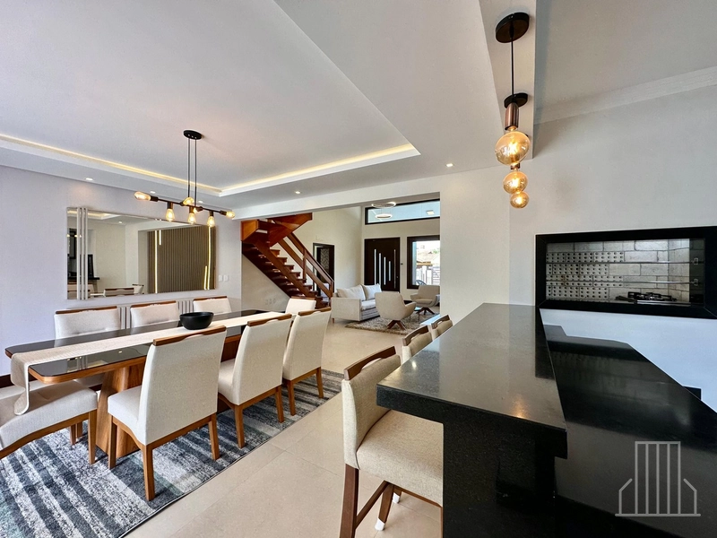 MARAVILHOSA CASA DE ALTO PADRÃO À VENDA EM ATLÂNTIDA: 8ª foto da galeria de imagens do imóvel