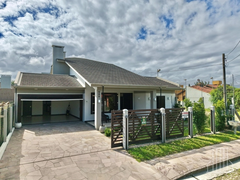 MARAVILHOSA CASA DE ALTO PADRÃO À VENDA EM ATLÂNTIDA: 2ª foto da galeria de imagens do imóvel