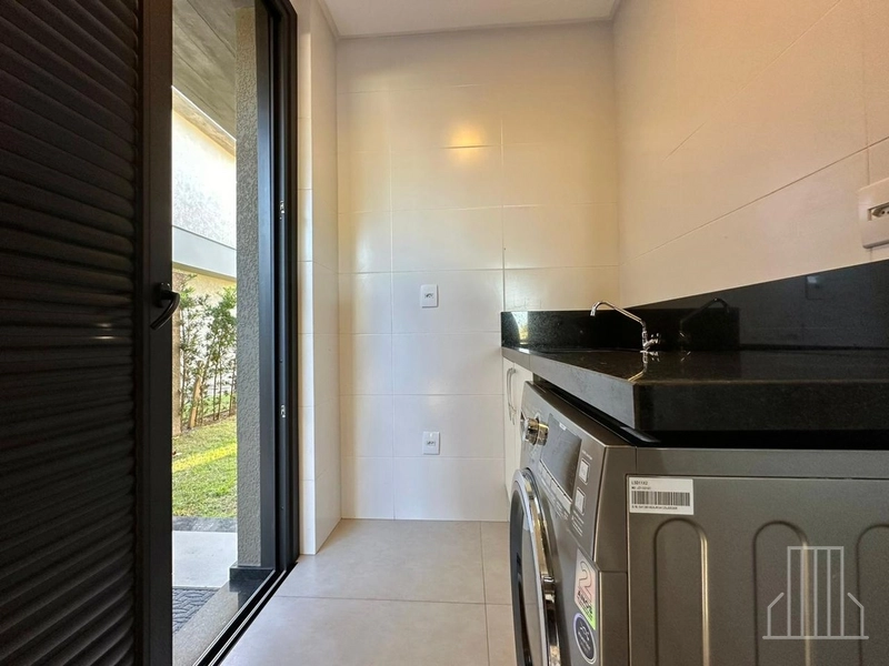 BELÍSSIMA CASA COM 4 SUÍTES EM CONDOMÍNIO FECHADO!: 29ª foto da galeria de imagens do imóvel