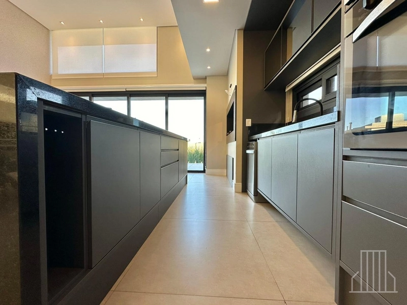 BELÍSSIMA CASA COM 4 SUÍTES EM CONDOMÍNIO FECHADO!: 12ª foto da galeria de imagens do imóvel