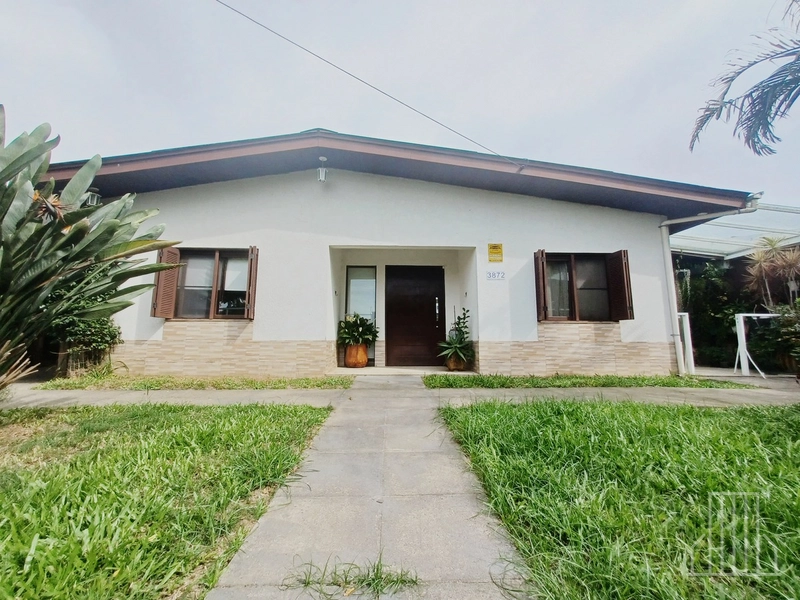 BELA CASA A VENDA EM CAPÃO NOVO!: 1ª foto da galeria de imagens do imóvel