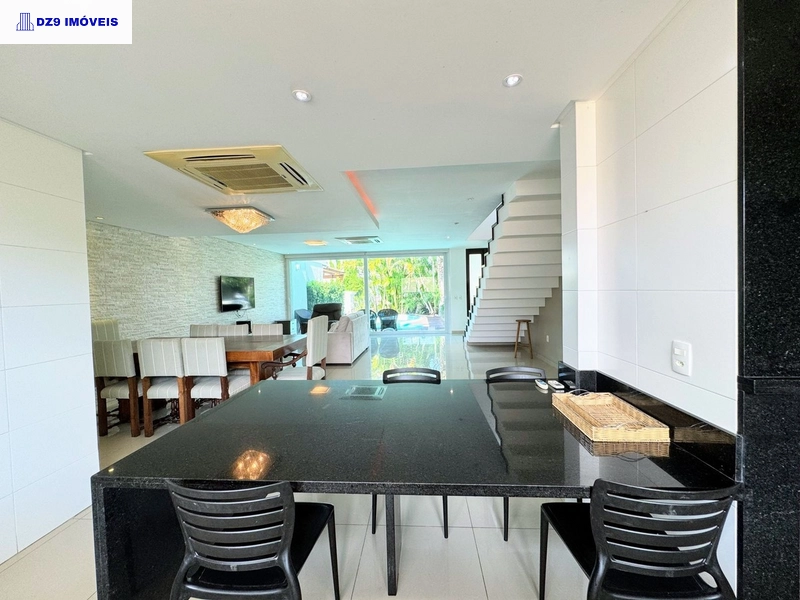 MAGNÍFICO SOBRADO NO CONDADO DE CAPÃO: 25ª foto da galeria de imagens do imóvel