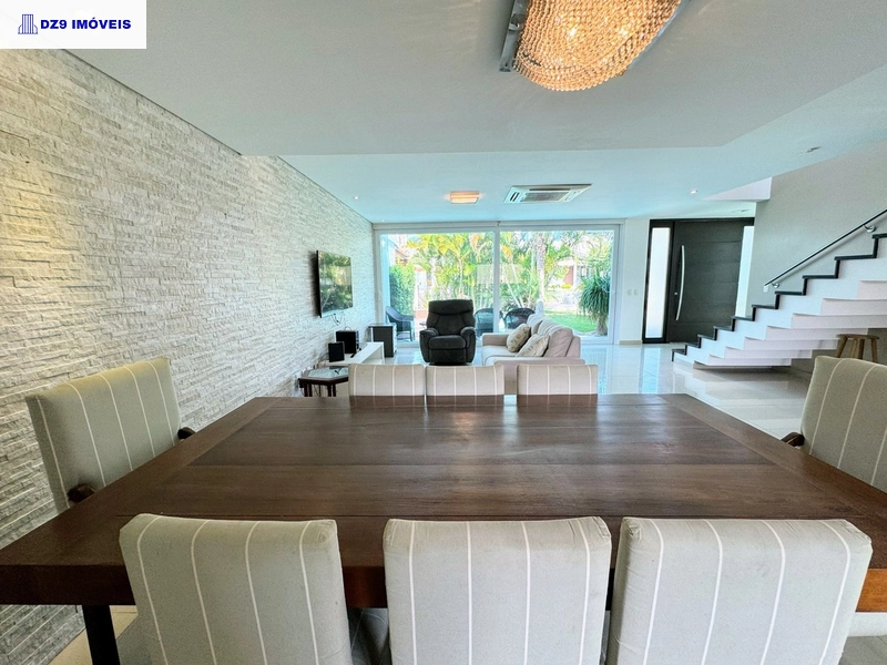 MAGNÍFICO SOBRADO NO CONDADO DE CAPÃO: 27ª foto da galeria de imagens do imóvel