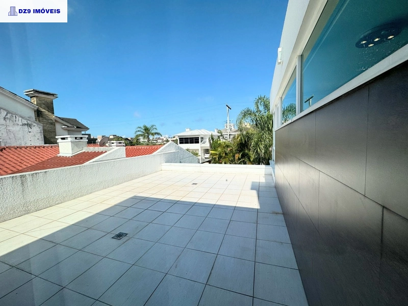 MAGNÍFICO SOBRADO NO CONDADO DE CAPÃO: 13ª foto da galeria de imagens do imóvel