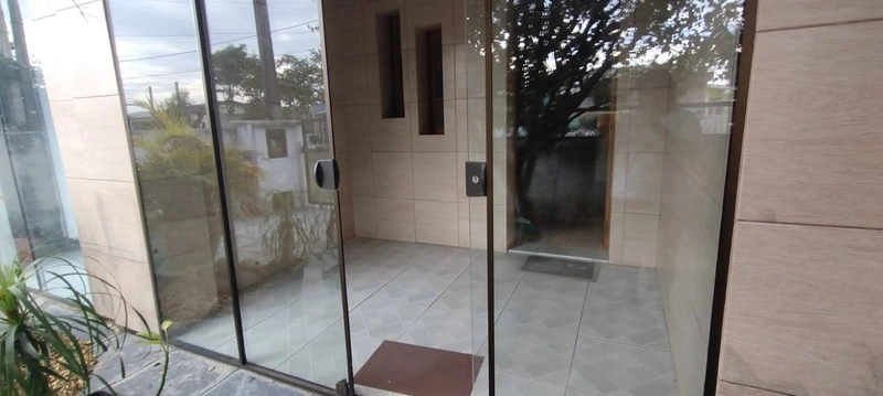 LINDA CASA A VENDA EM CAPÃO NOVO!: 2ª foto da galeria de imagens do imóvel