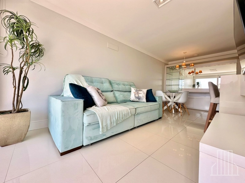 LINDO APARTAMENTO NO CENTRO DE CAPÃO DA CANOA, A POUCOS PASSOS DO MAR: 2ª foto da galeria de imagens do imóvel