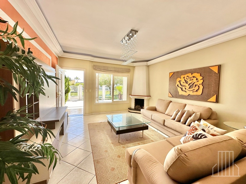 ACONCHEGANTE REFÚGIO A PASSOS DO MAR!: 6ª foto da galeria de imagens do imóvel