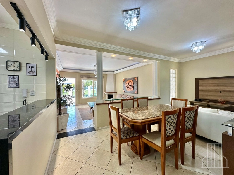 ACONCHEGANTE REFÚGIO A PASSOS DO MAR!: 8ª foto da galeria de imagens do imóvel