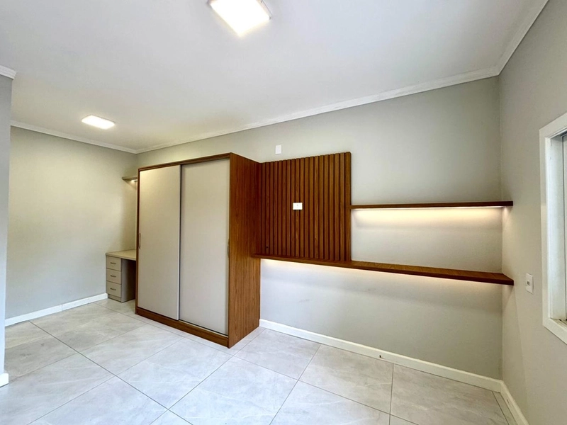 CASA COM 3 DORMITÓRIOS: 12ª foto da galeria de imagens do imóvel