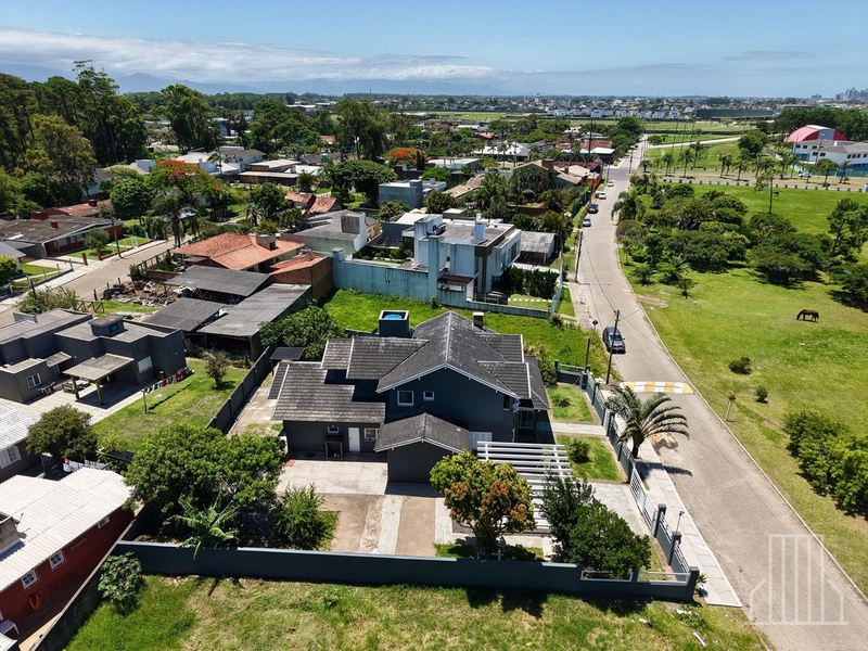 LINDA MANSÃO NO BAIRRO ATLÂNTIDA, EM XANGRI-LÁ!: 3ª foto da galeria de imagens do imóvel