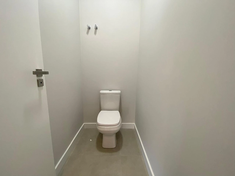 Casa moderna com 4 suítes e alto padrão de acabamento em terreno amplo: 18ª foto da galeria de imagens do imóvel