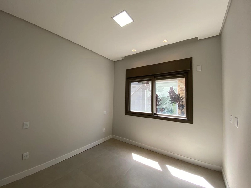 Casa moderna com 4 suítes e alto padrão de acabamento em terreno amplo: 15ª foto da galeria de imagens do imóvel