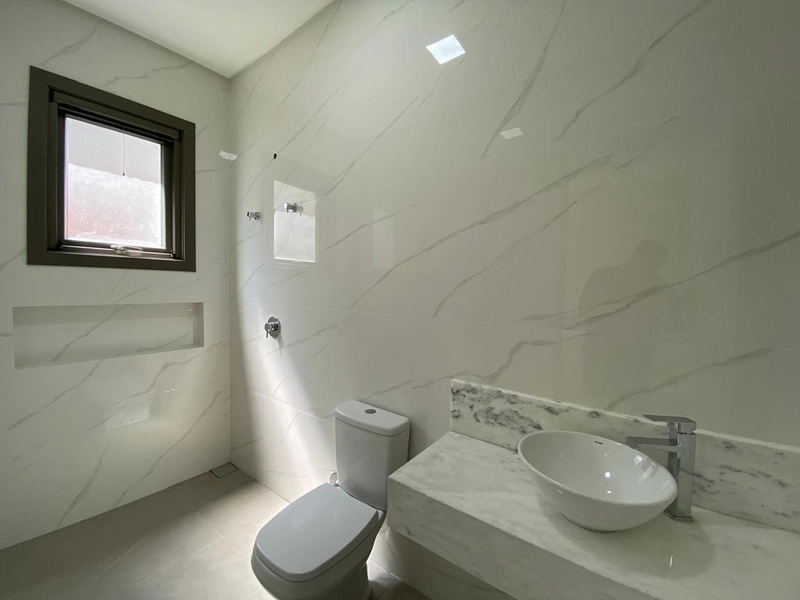 Casa moderna com 4 suítes e alto padrão de acabamento em terreno amplo: 22ª foto da galeria de imagens do imóvel