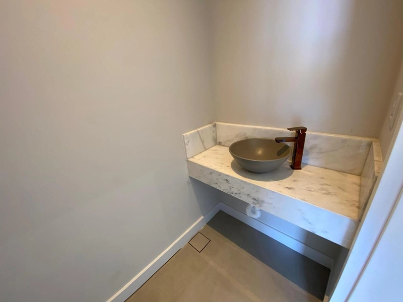 Casa moderna com 4 suítes e alto padrão de acabamento em terreno amplo: 17ª foto da galeria de imagens do imóvel