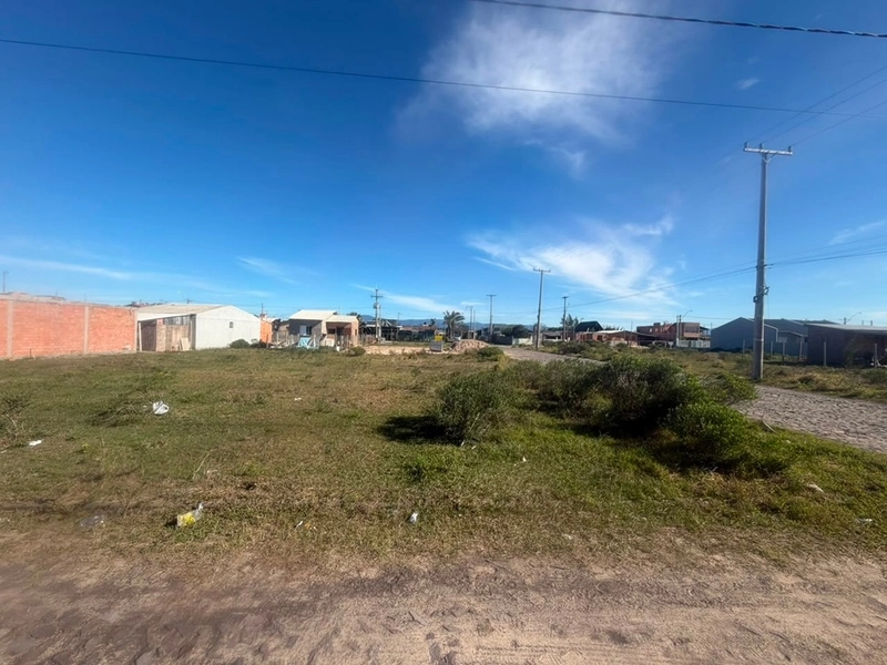Terreno à Venda em Capão Novo: 2ª foto da galeria de imagens do imóvel