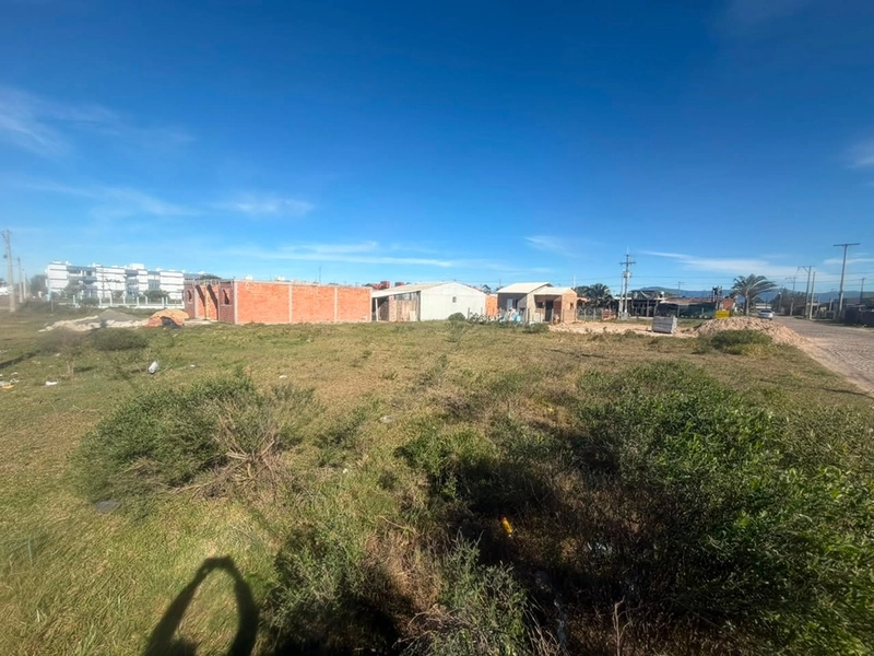 Terreno à Venda em Capão Novo: 3ª foto da galeria de imagens do imóvel