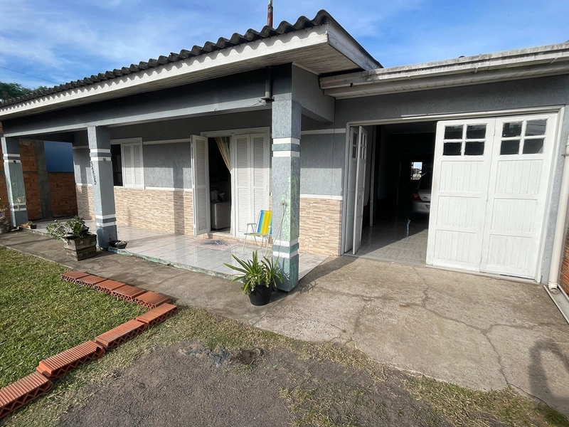 Casa mobiliada com amplo pátio em Capão Novo – Ideal para moradia ou investimento: 2ª foto da galeria de imagens do imóvel