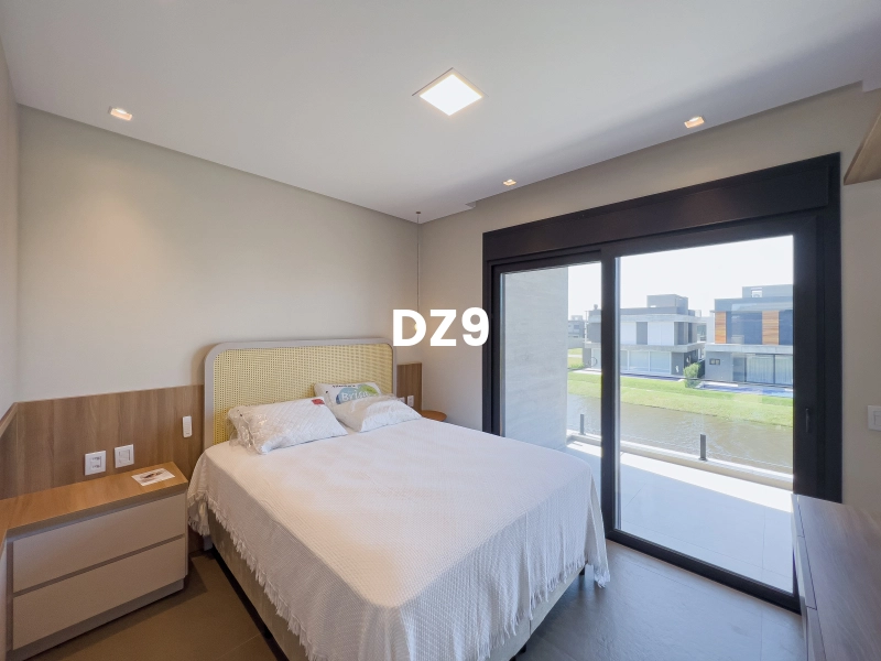 CASA COM 4 SUITES EM CONDOMINIO FECHADO!: 3ª foto da galeria de imagens do imóvel