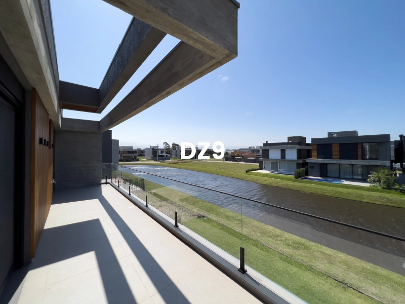 CASA COM 4 SUITES EM CONDOMINIO FECHADO!: 1ª foto da galeria de imagens do imóvel