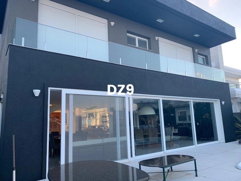 CASA COM 5 DORM EM CONDOMINIO FECHADO: 1ª foto da galeria de imagens do imóvel