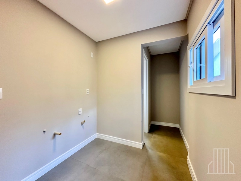 LINDÍSSIMA CASA À VENDA NO BAIRRO ZONA NOVA EM CAPÃO DA CANOA: 13ª foto da galeria de imagens do imóvel