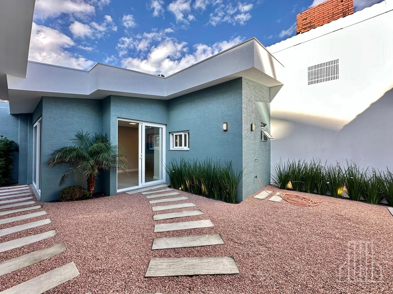 LINDÍSSIMA CASA À VENDA NO BAIRRO ZONA NOVA EM CAPÃO DA CANOA: 3ª foto da galeria de imagens do imóvel