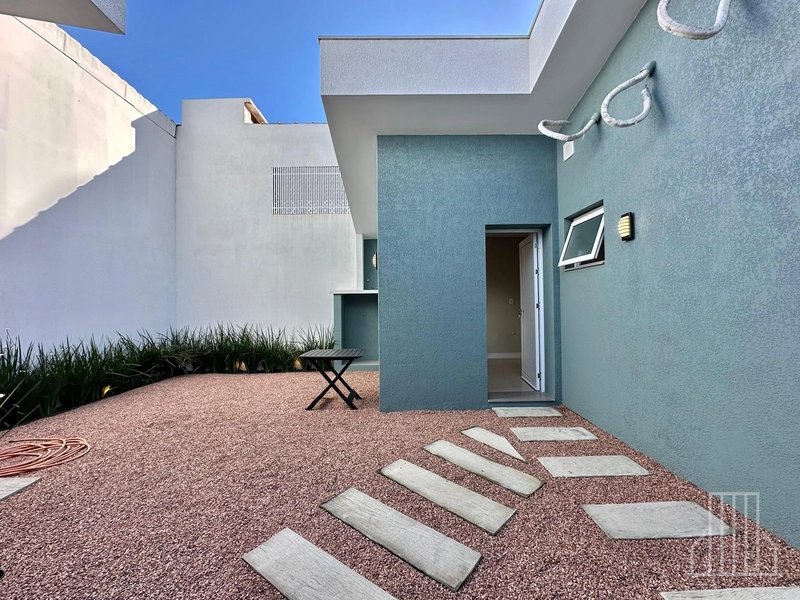 LINDÍSSIMA CASA À VENDA NO BAIRRO ZONA NOVA EM CAPÃO DA CANOA: 5ª foto da galeria de imagens do imóvel