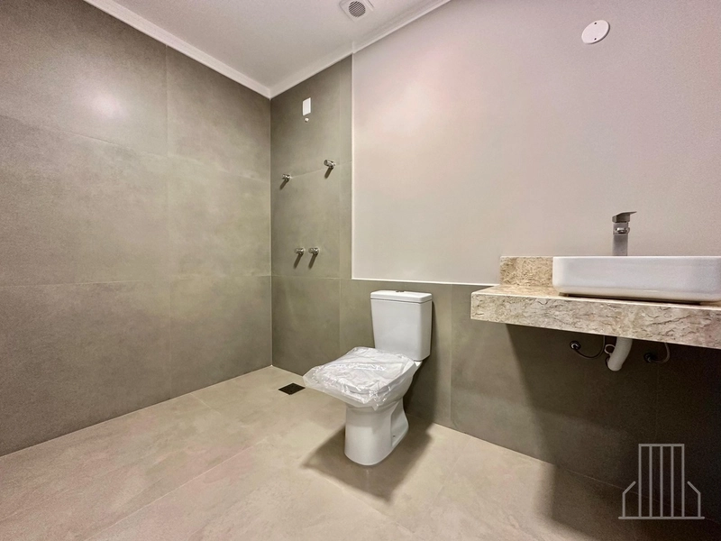 LINDÍSSIMA CASA À VENDA NO BAIRRO ZONA NOVA EM CAPÃO DA CANOA: 12ª foto da galeria de imagens do imóvel