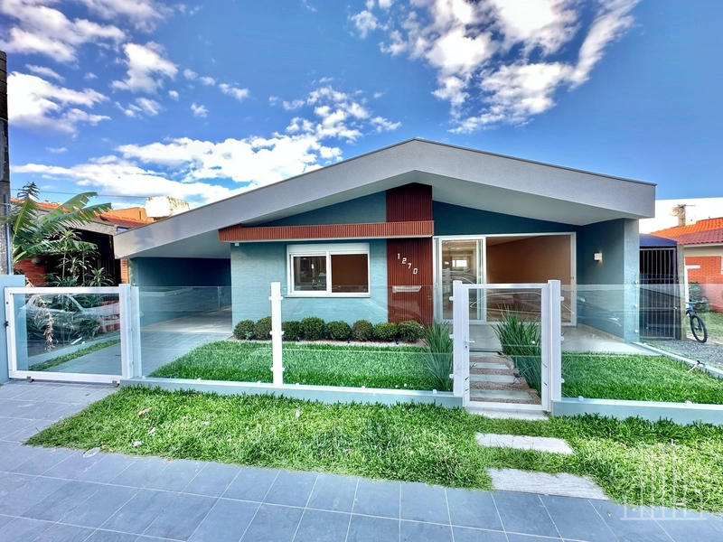 LINDÍSSIMA CASA À VENDA NO BAIRRO ZONA NOVA EM CAPÃO DA CANOA: 1ª foto da galeria de imagens do imóvel