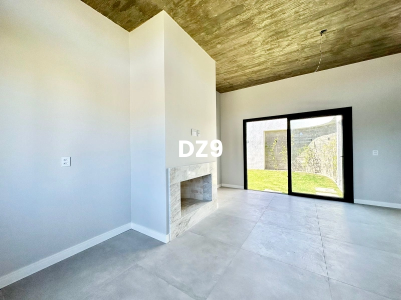 CASA COM 4 SUITES: 9ª foto da galeria de imagens do imóvel