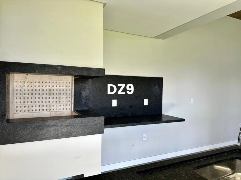 CASA COM 4 SUITES: 1ª foto da galeria de imagens do imóvel