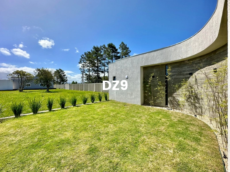 CASA COM 4 SUITES: 7ª foto da galeria de imagens do imóvel