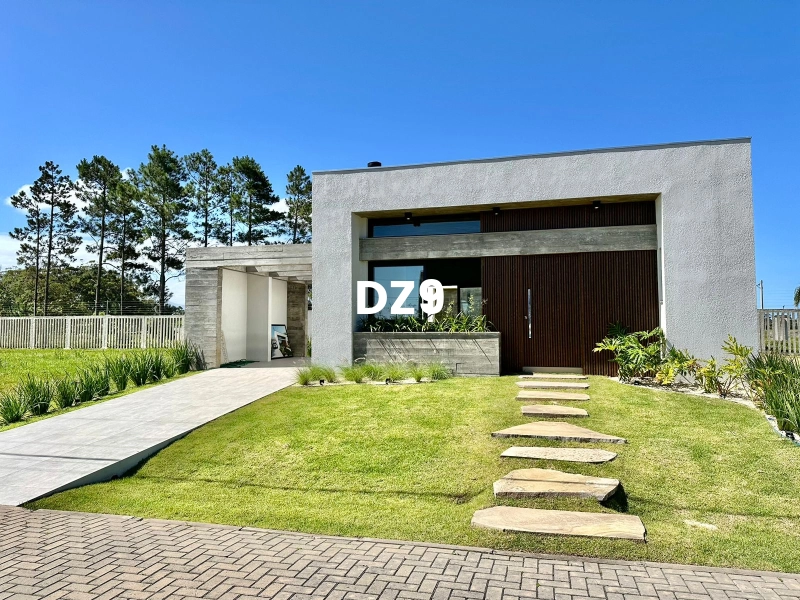 CASA COM 4 SUITES: 18ª foto da galeria de imagens do imóvel