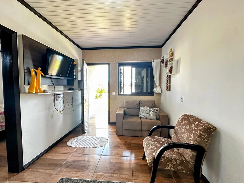 CASA A VENDA EM CAPÃO NOVO: 9ª foto da galeria de imagens do imóvel