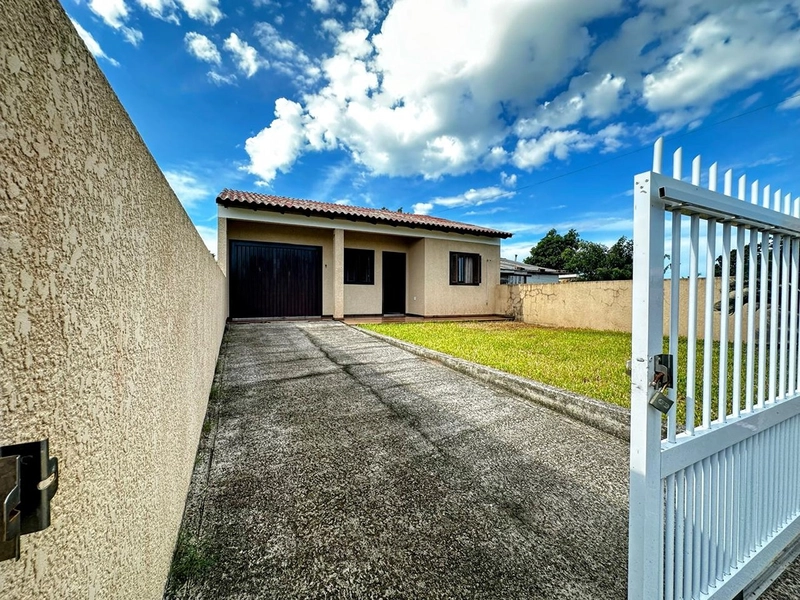 CASA A VENDA EM CAPÃO NOVO: 1ª foto da galeria de imagens do imóvel