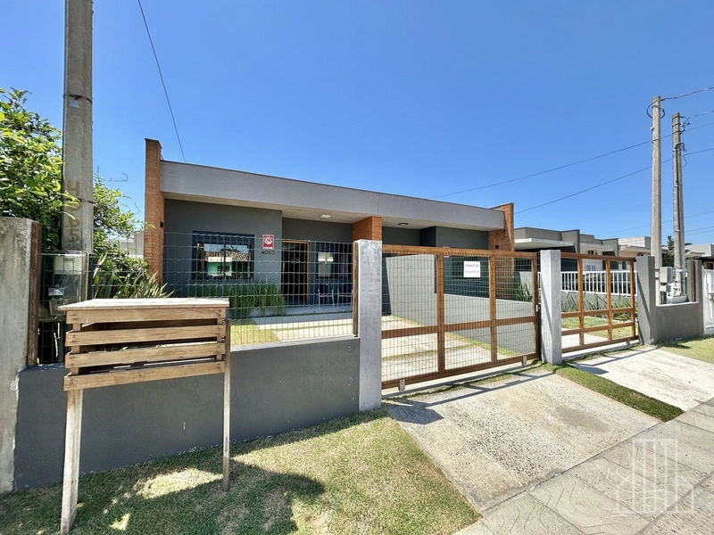 LINDA CASA GEMINADA LOCALIZADA NO BAIRRO CAPÃO NOVO EM CAPÃO DA CANOA!: 1ª foto da galeria de imagens do imóvel