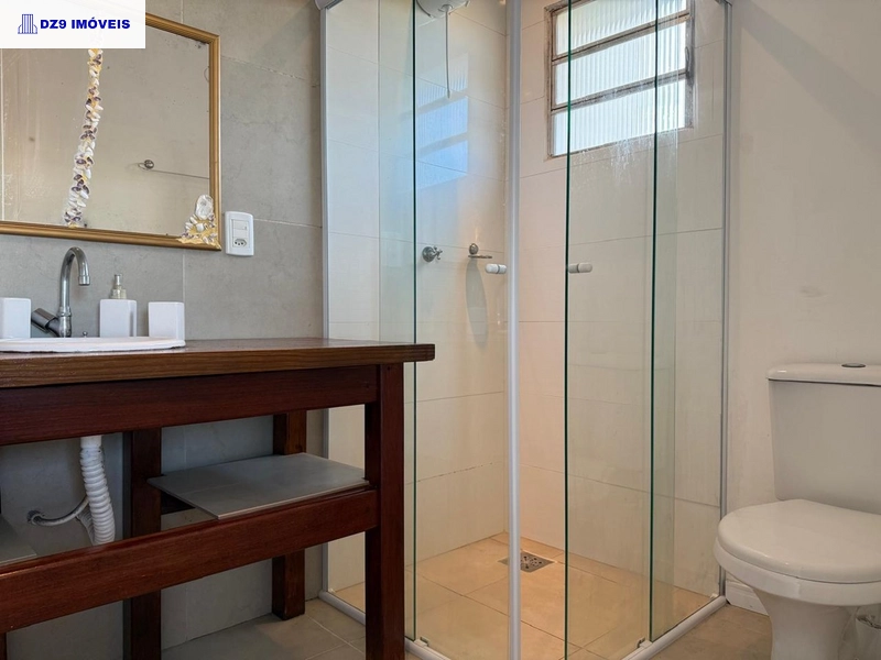 DESLUMBRANTE SOBRADO A UMA QUADRA DO MAR EM CAPÃO DA CANOA: 19ª foto da galeria de imagens do imóvel