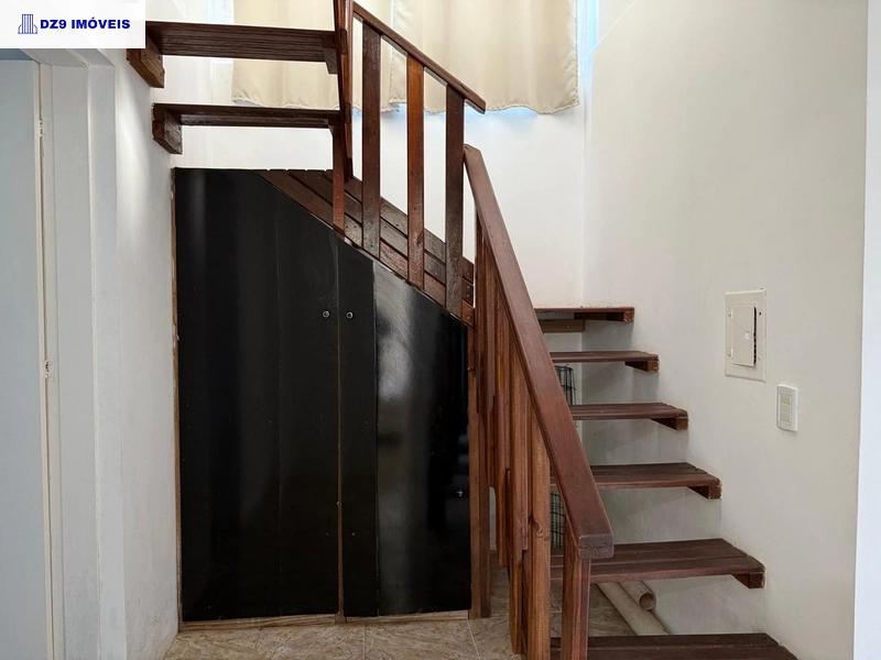 DESLUMBRANTE SOBRADO A UMA QUADRA DO MAR EM CAPÃO DA CANOA: 17ª foto da galeria de imagens do imóvel