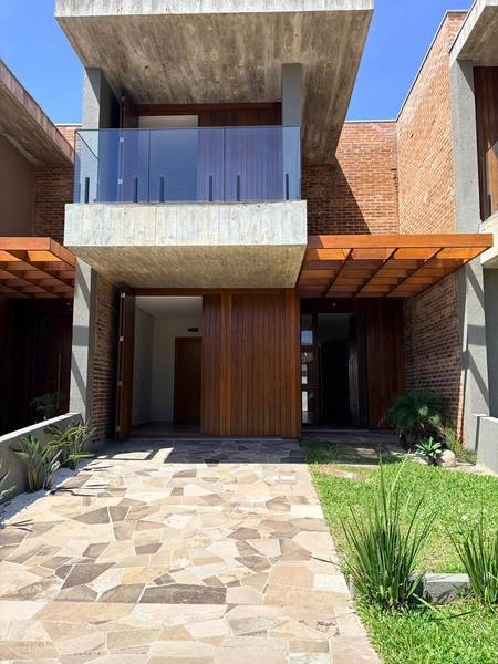 Sobrado Ideal para Famílias: Conforto, Privacidade e Design Funcional: 1ª foto da galeria de imagens do imóvel