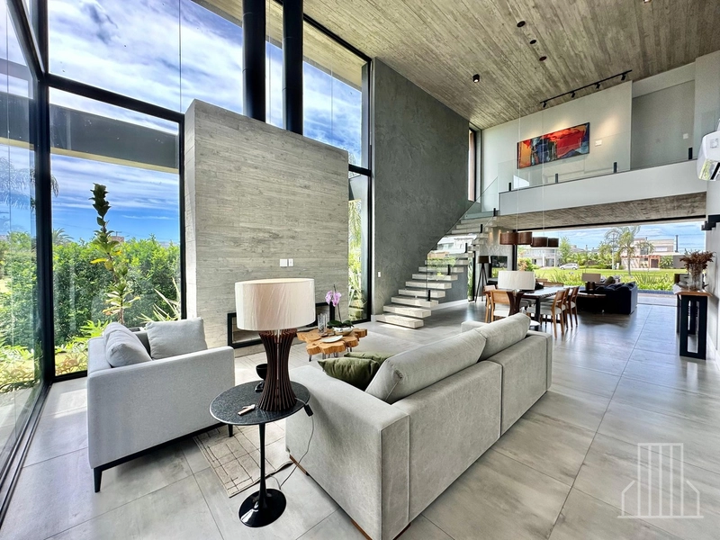 MARAVILHOSA CASA À VENDA EM CONDOMÍNIO FECHADO - ATLÂNTIDA, XANGRILÁ: 4ª foto da galeria de imagens do imóvel