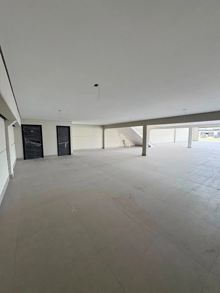 Amplo Espaço Comercial com Mezanino e Pé-Direito Duplo: 10ª foto da galeria de imagens do imóvel