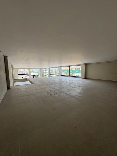 Amplo Espaço Comercial com Mezanino e Pé-Direito Duplo: 6ª foto da galeria de imagens do imóvel