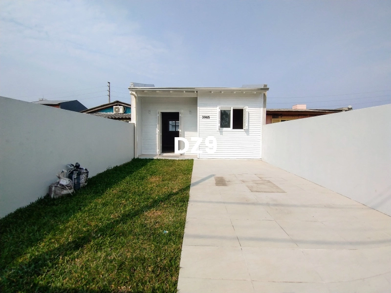 EXCELENTE CASA A VENDA EM CAPÃO NOVO!: 1ª foto da galeria de imagens do imóvel