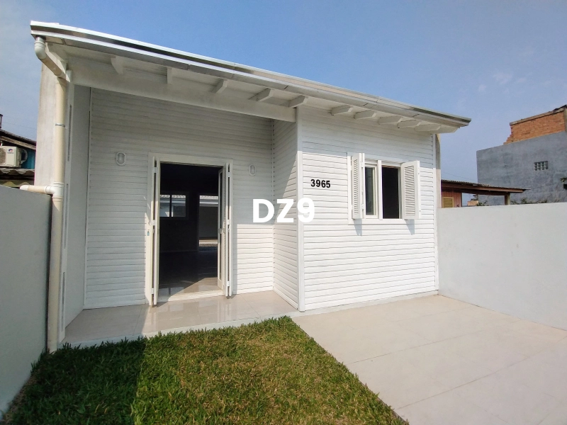 EXCELENTE CASA A VENDA EM CAPÃO NOVO!: 3ª foto da galeria de imagens do imóvel