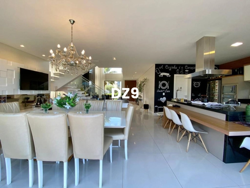 CASA COM 4 DORMITÓRIOS EM CONDOMINIO: 16ª foto da galeria de imagens do imóvel