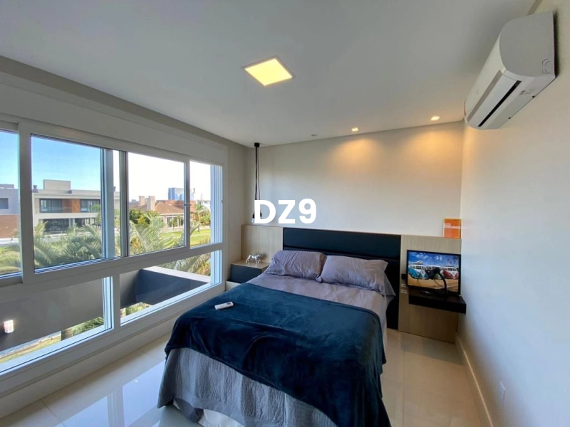 CASA COM 4 DORMITÓRIOS EM CONDOMINIO: 10ª foto da galeria de imagens do imóvel