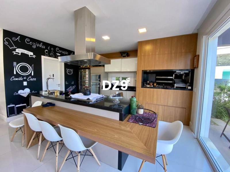 CASA COM 4 DORMITÓRIOS EM CONDOMINIO: 7ª foto da galeria de imagens do imóvel